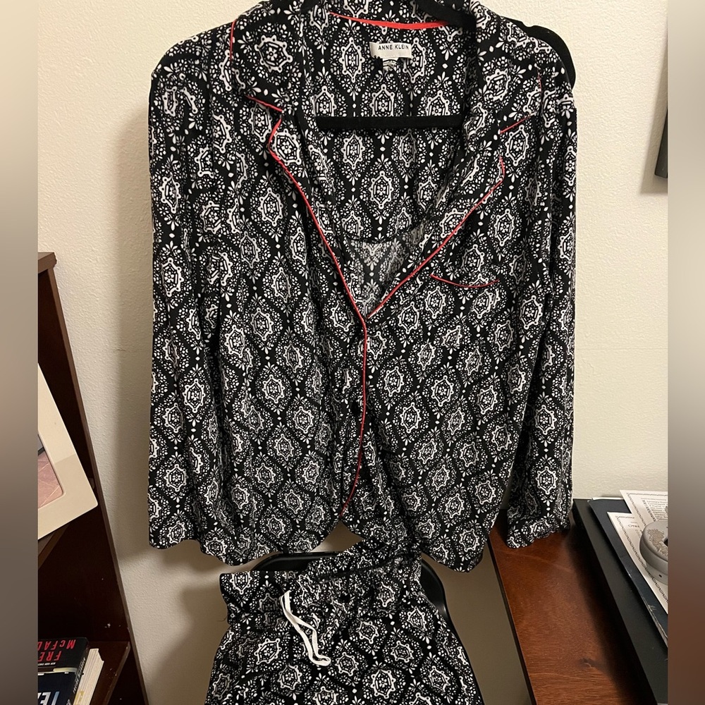 Anne Klein pajama set